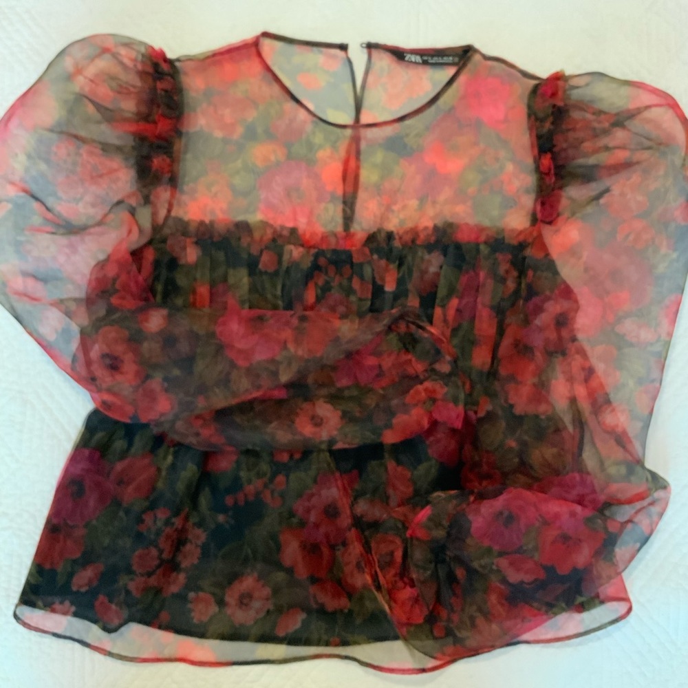 Zara top blouse. S size. Never used. No tag.